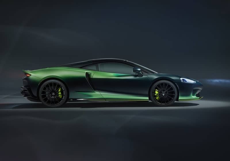 McLaren GT Verdant Theme MSO arka ve yan görünüm