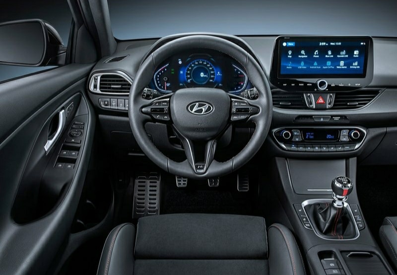 i30 Fastback N Line sürücü kokpiti