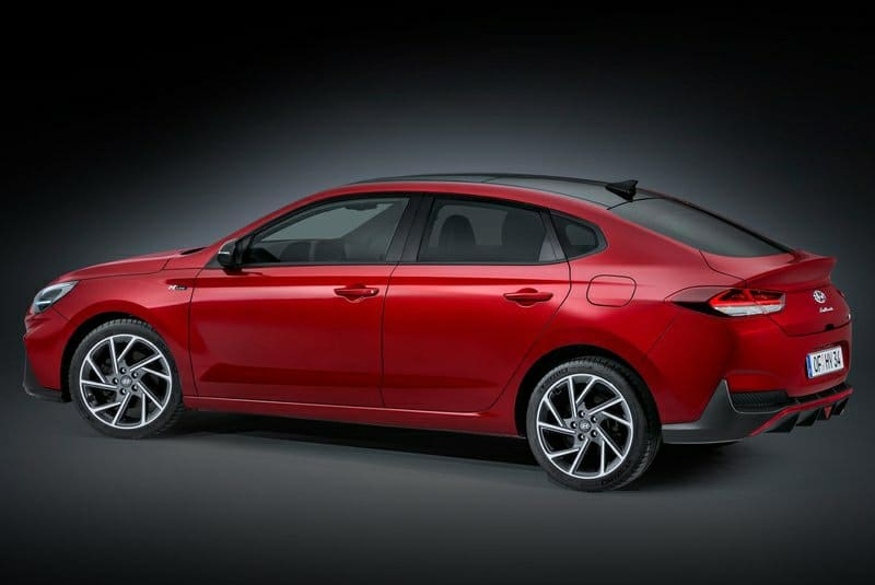 i30 Fastback N Line arka yan görünüm