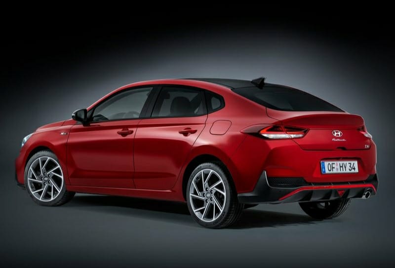i30 Fastback N Line arka üç çeyrek görünüm