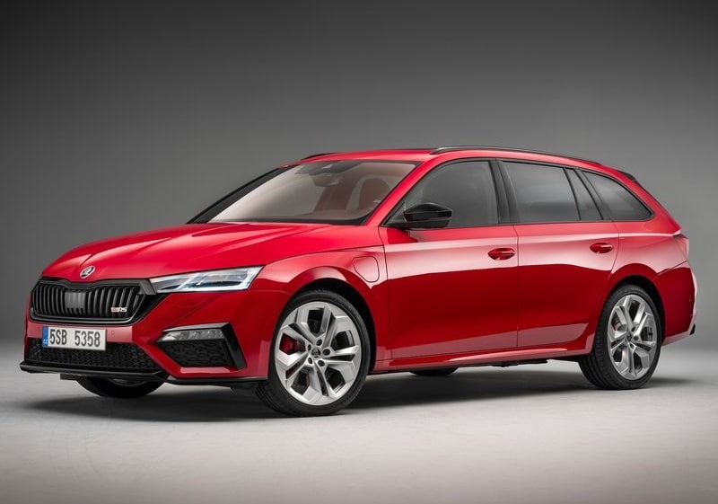 2021 Skoda Octavia RS IV Combi otomobil arşiv görseli