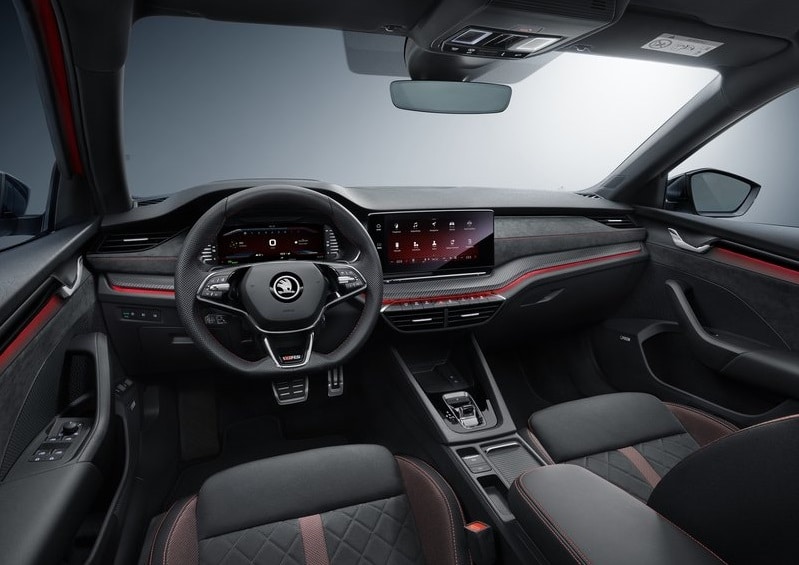 Octavia RS iV kabini ve üç kollu direksiyon