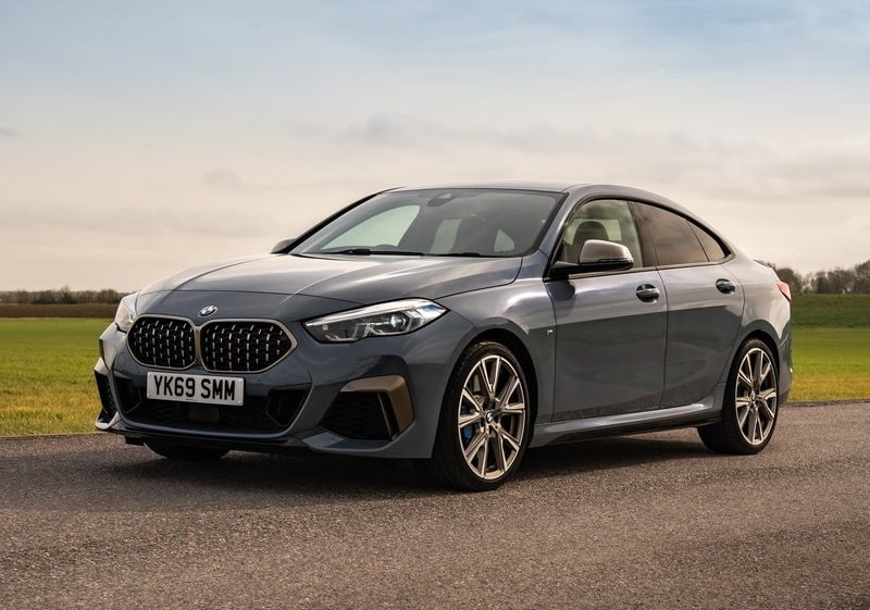 BMW M235i xDrive Gran Coupe ön üç çeyrek görünüm