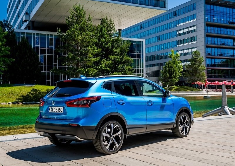 Nissan Qashqai yan görünüm