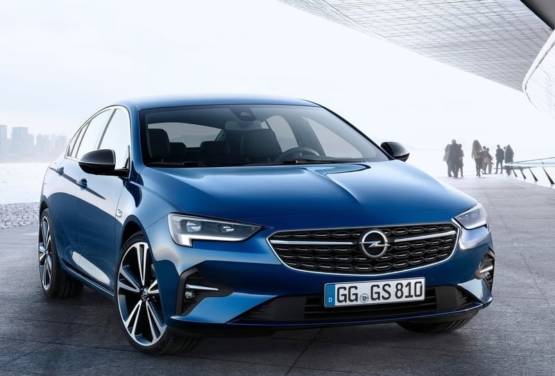 Opel Insignia makyajlı kasa görünümü