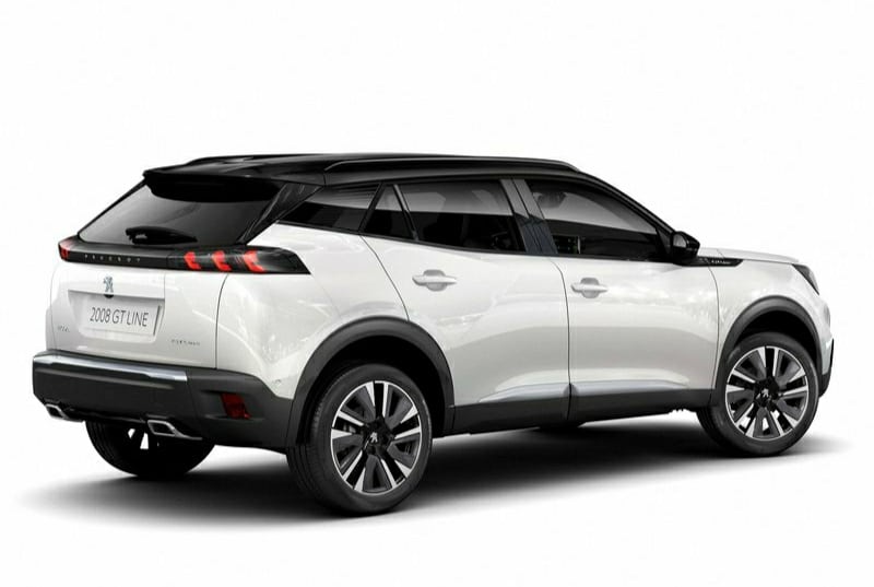 Beyaz Peugeot 2008 GT Line arka üç çeyrek stüdyo görünümü