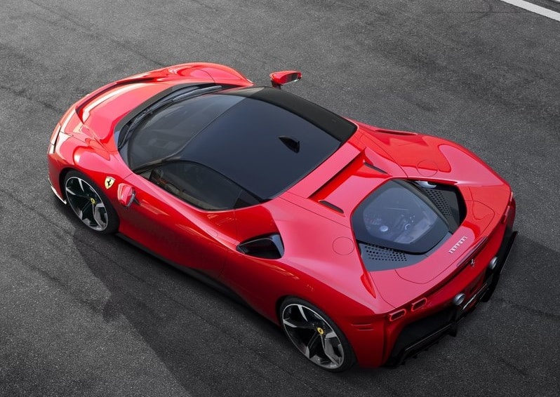 SF90 Stradale üstten arka açı