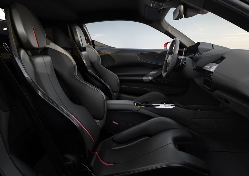 SF90 Stradale kabin ve koltuklar