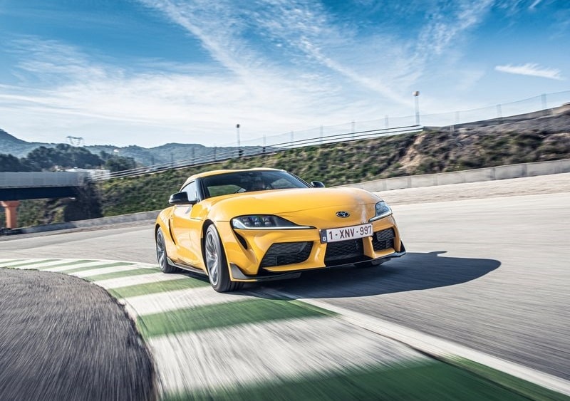 GR Supra 2.0 yan gövde