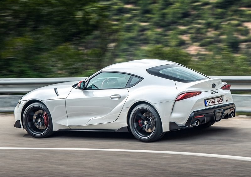 GR Supra 2.0 profil görünümü