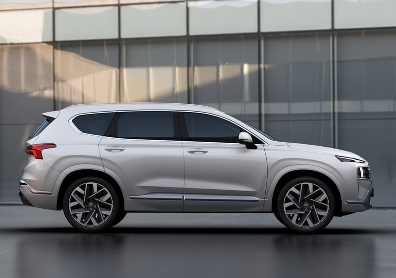 Hyundai Santa Fe yan görünüm arşiv karesi