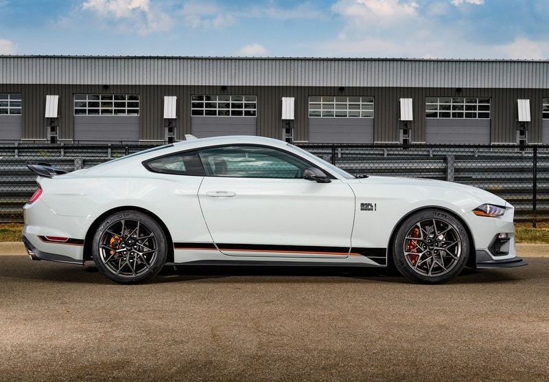 2021 Ford Mustang Mach 1 ön görünüm
