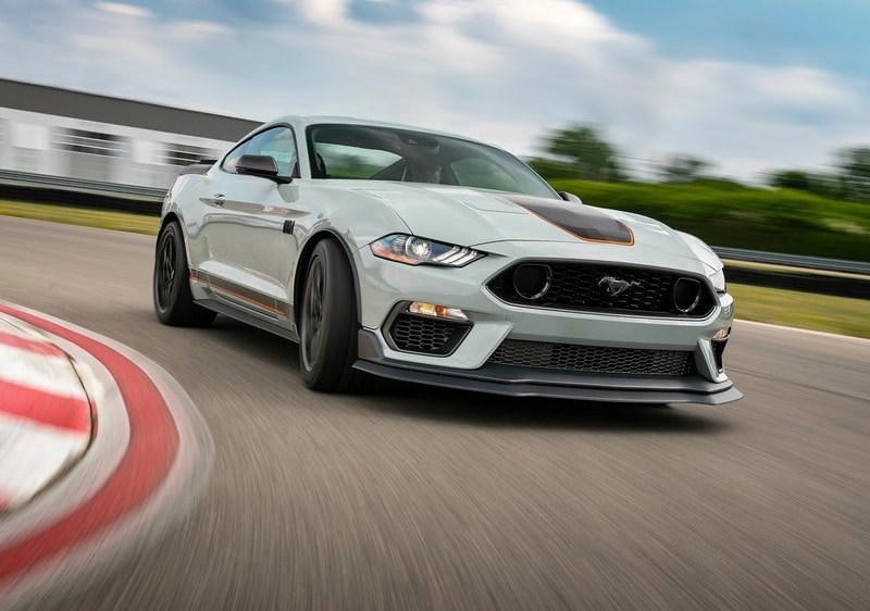 Ford Mustang Mach 1 yan görünüm