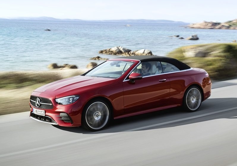 Mercedes-Benz E-Serisi Cabrio açık tavan görünümü