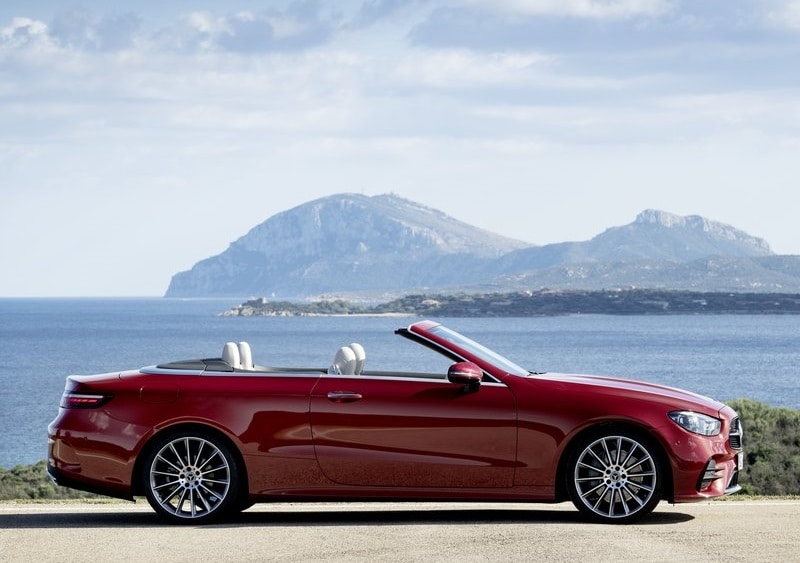 Mercedes-Benz E-Serisi Cabrio kokpit