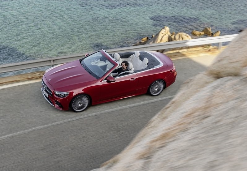 2021 Mercedes-Benz E-Serisi Cabrio otomobil arşiv görseli