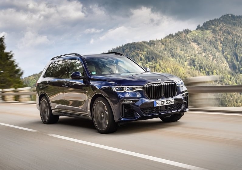 X7 M50i yan görünüm