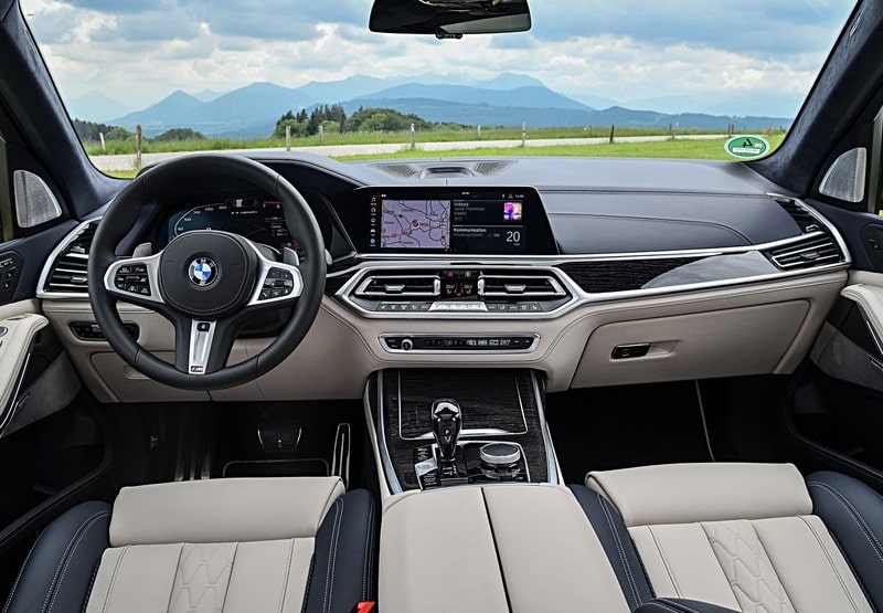 X7 M50i gösterge paneli ve kokpit