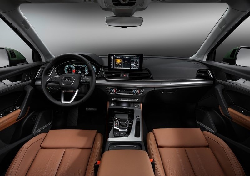 Audi Q5 kokpit ve merkezi MMI ekranı