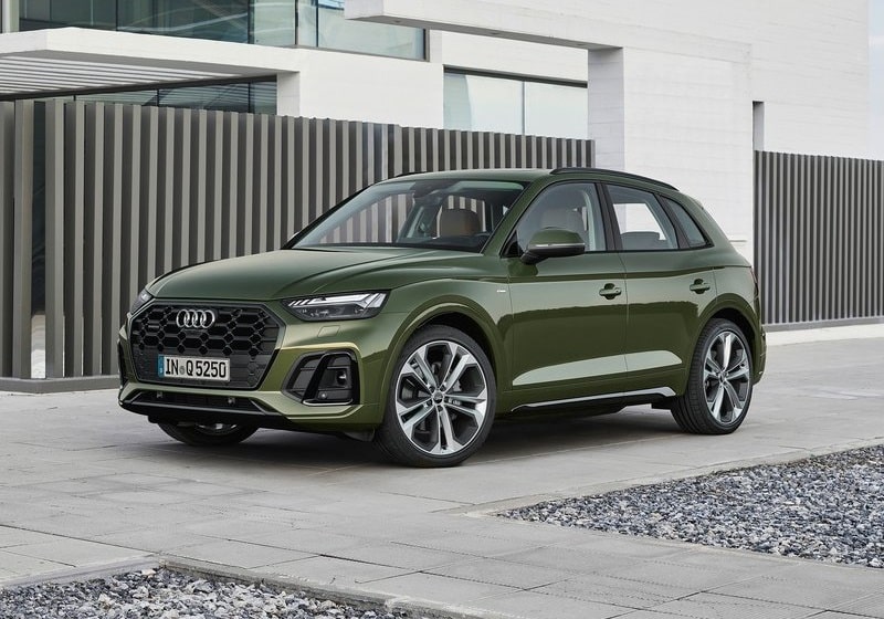 Audi Q5 şehir ortamında ön görünüm