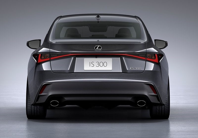 Lexus IS 300 arka görünümü