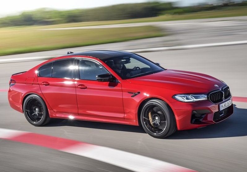 BMW M5 Competition yan görünümü