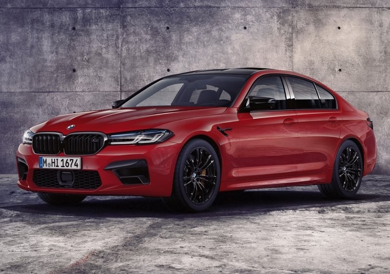 BMW M5 Competition profil görünümü