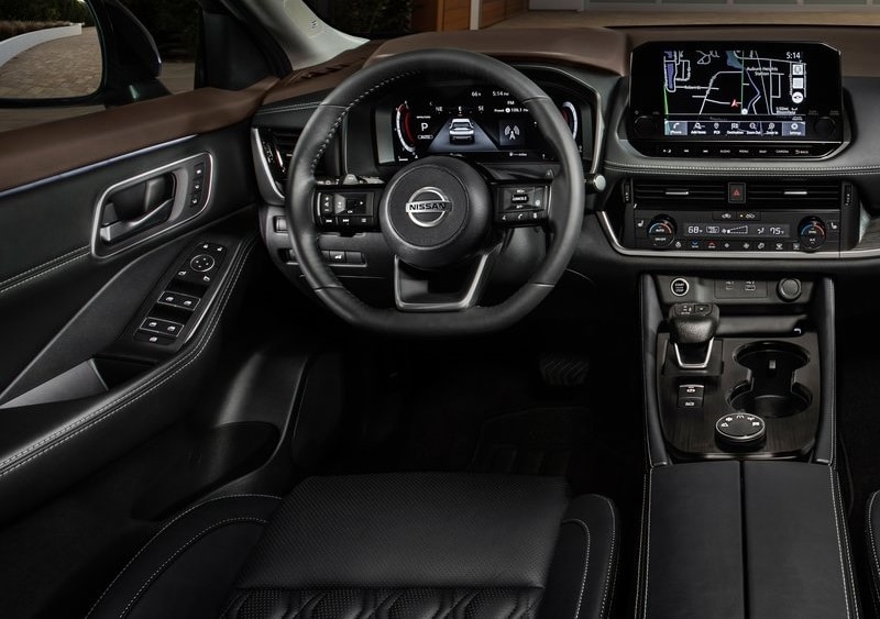 Nissan Rogue ikinci sıra koltuk ve kabin