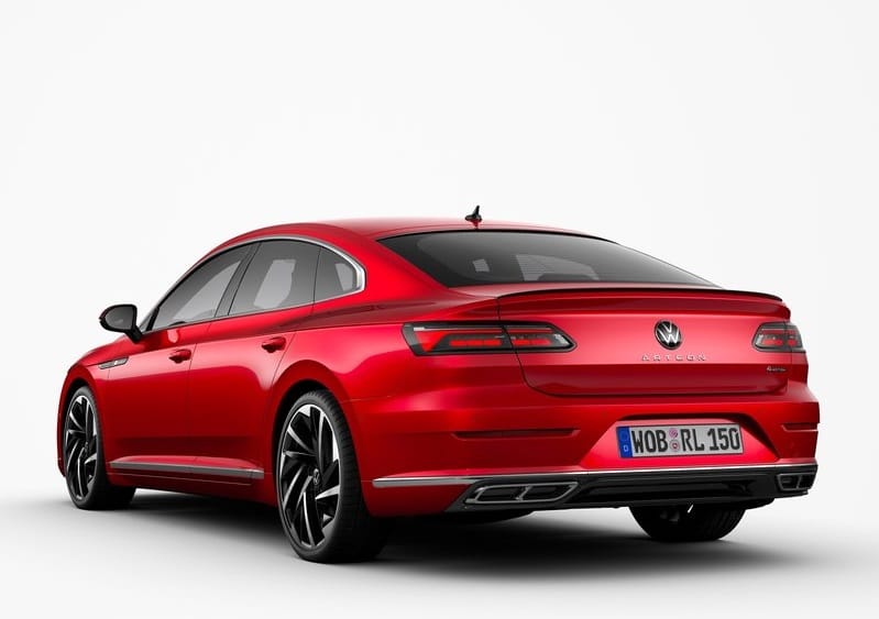 Volkswagen Arteon R-Line arka tasarımı ve 4MOTION rozeti