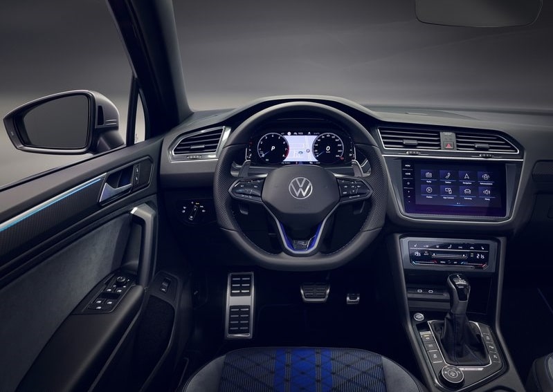Volkswagen Tiguan R arka ve yan gövde görünümü