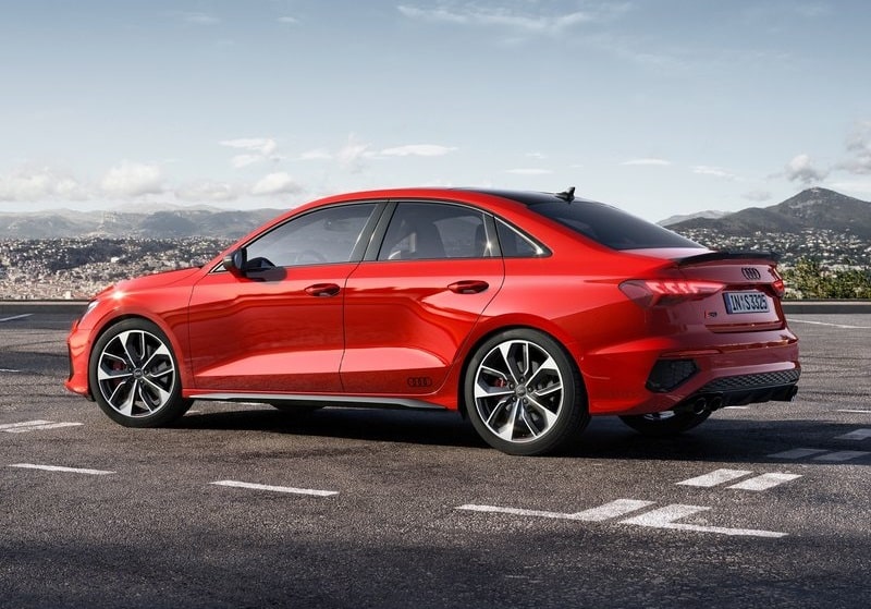 S3 Sedan arka tasarım ve egzoz çıkışları