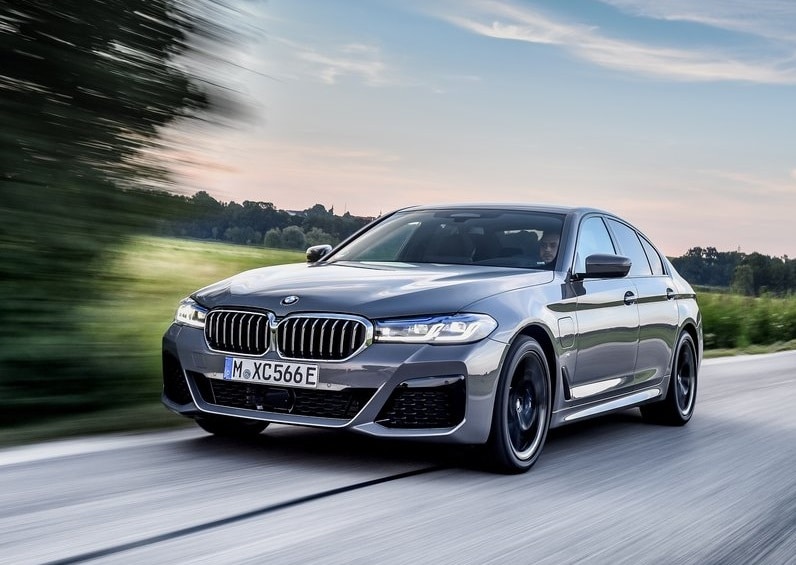BMW 5 Serisi plug in hibrit arşiv görünümü