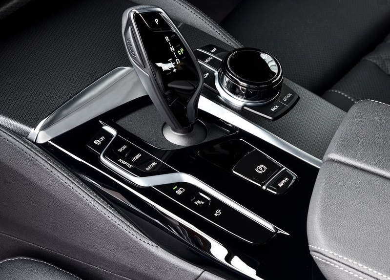 BMW 5 Serisi 545e tasarım ayrıntısı