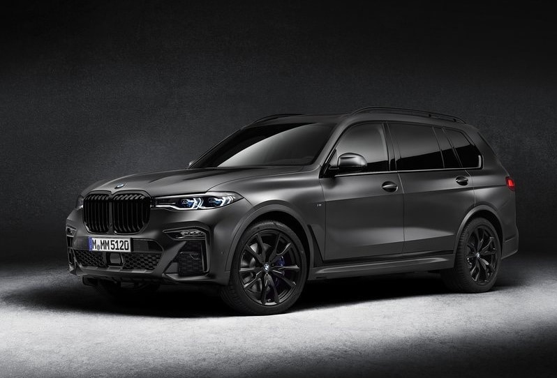 BMW X7 Dark Shadow Edition arka tasarım