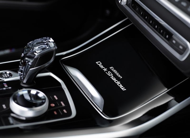 BMW X7 Dark Shadow Edition kabin