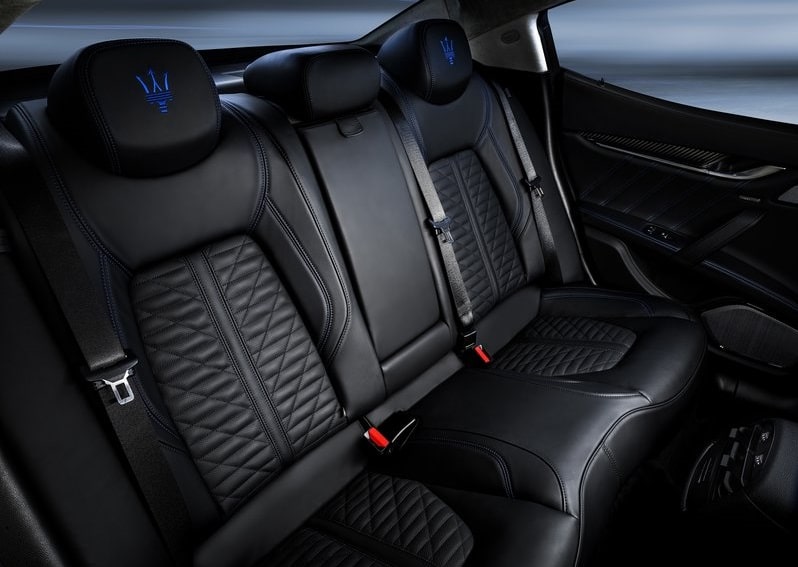 Maserati Ghibli Hybrid iç mekan ve multimedya ekranı