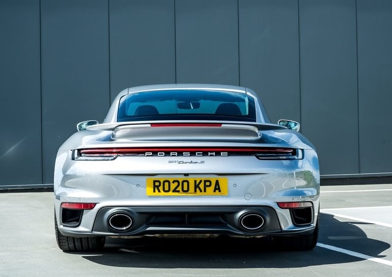 Porsche 911 Turbo S arka tasarım