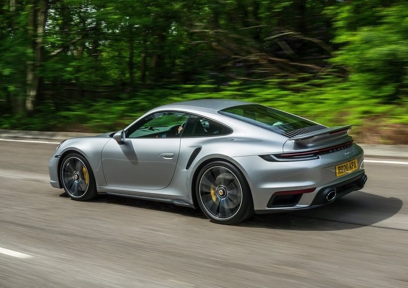 Porsche 911 Turbo S coupe görünümü