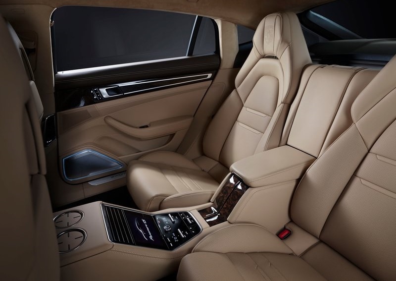 Panamera 4S E-Hybrid Executive uzun aks mesafeli gövde