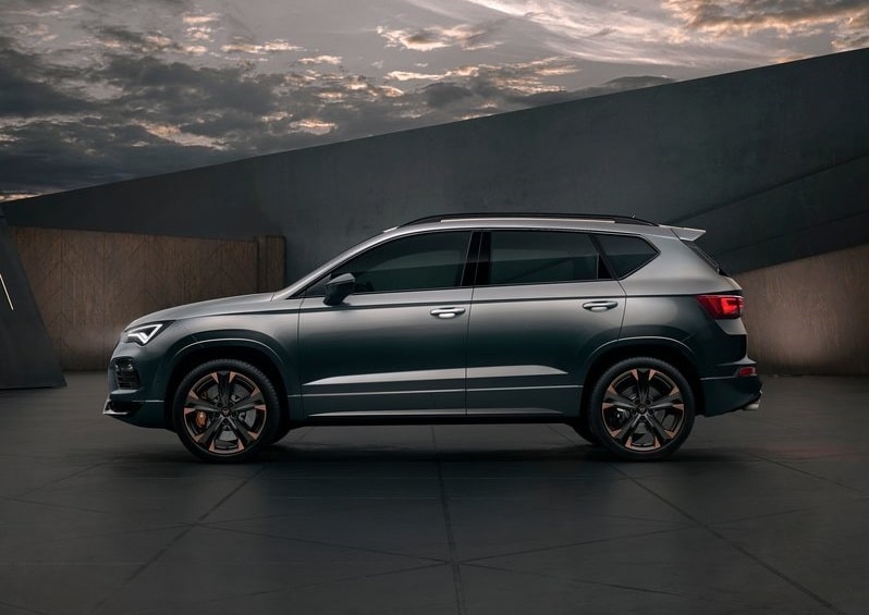 CUPRA Ateca yan profil görünümü