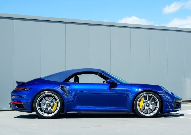 911 Turbo S Cabriolet arka tasarım görünümü