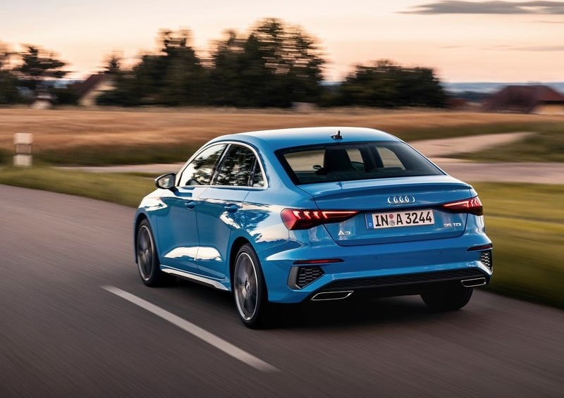 Audi A3 Sedan mavi gövde galeri görseli