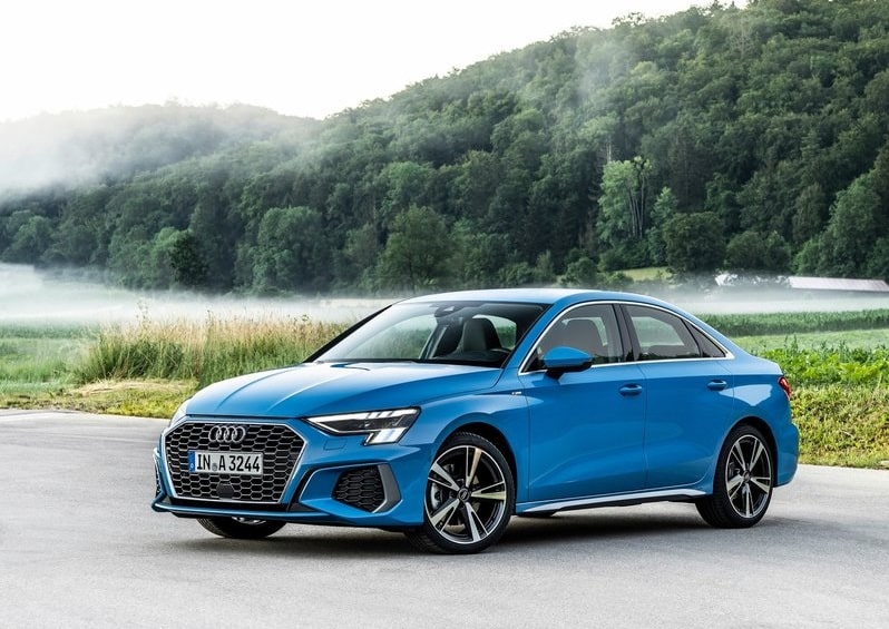 Audi A3 Sedan mavi araç görünümü