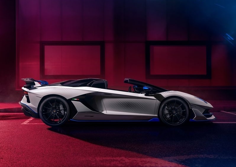 Aventador SVJ Roadster Xago Edition yan görünüm