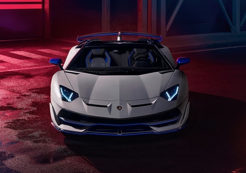 Aventador SVJ Xago Edition V12 süper otomobil görünümü