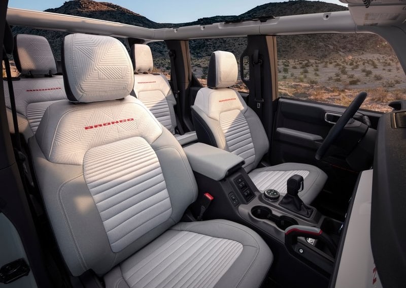 Ford Bronco dört kapılı arşiv görseli 10