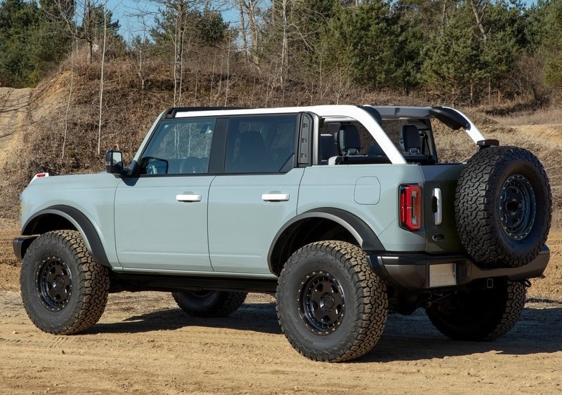 Ford Bronco dört kapılı arşiv görseli 2