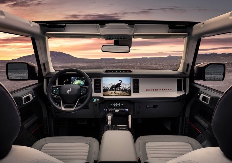 Ford Bronco dört kapılı arşiv görseli 9