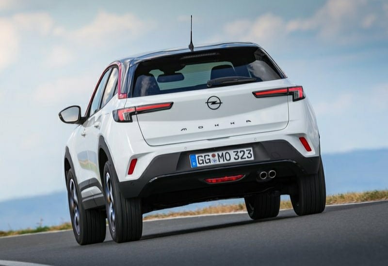 Opel Mokka arka görünümü ve bagaj kapağı tasarımı