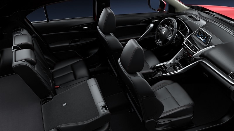Mitsubishi Eclipse Cross iç mekan ve katlanan arka koltuklar